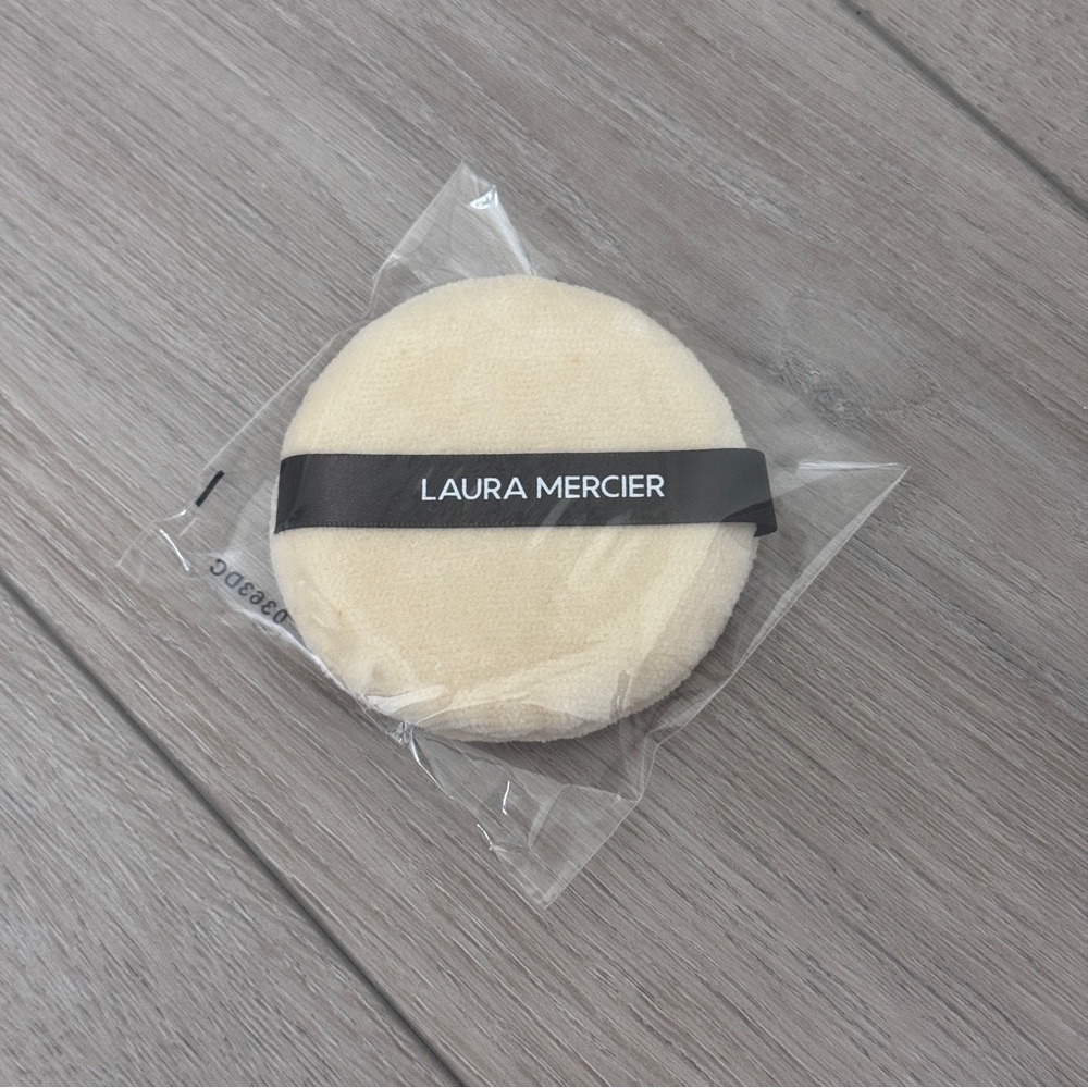 Laura Mercier Velour Puff